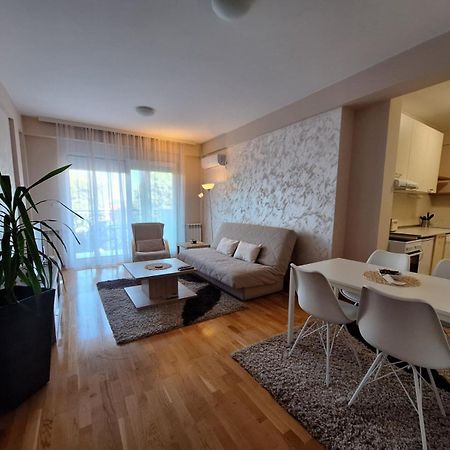 Apartamento San Čačak Exterior foto
