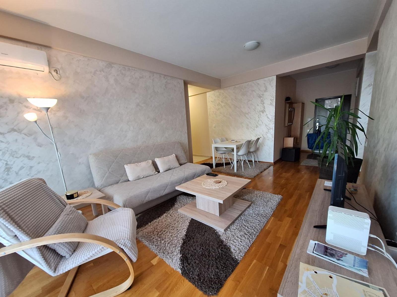 Apartamento San Čačak Exterior foto